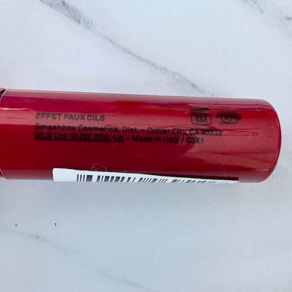 Smashbox Super Fan Mascara, Smashbox Primer, Malin and Goetz Moisturizer Samples